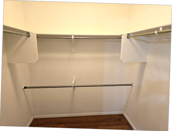 Building Photo - 7865 E Rooner Dr