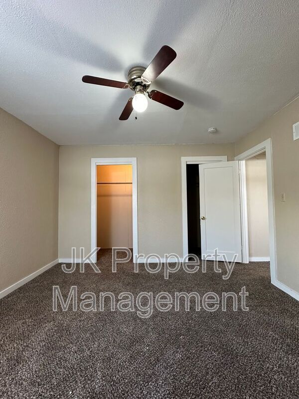 Building Photo - 1012 7th Ave S