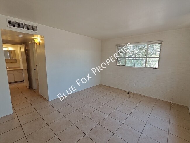 Building Photo - 1224 N Camilla Blvd