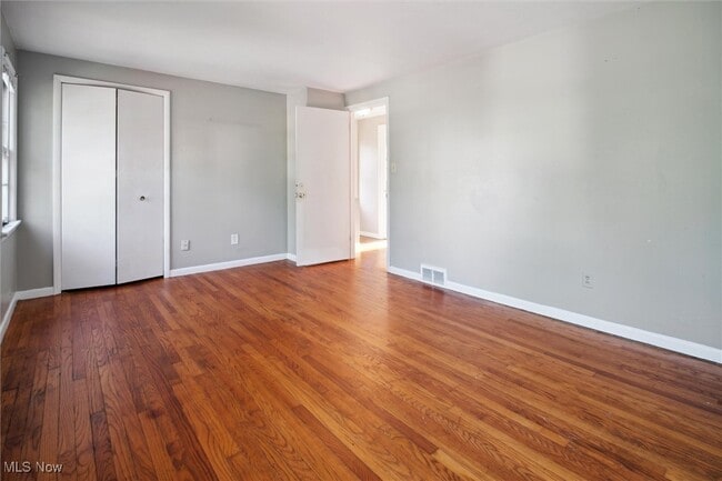 Building Photo - 1349 W 87th St