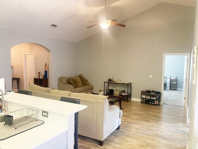 Building Photo - 319 Scotch Pine Ln