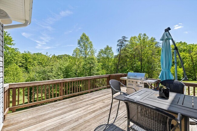 Building Photo - Gorgeous 5 Bed 3.5 Bathroom in Stafford, VA