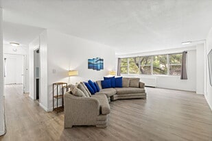 Building Photo - 201 Saint Pauls Ave