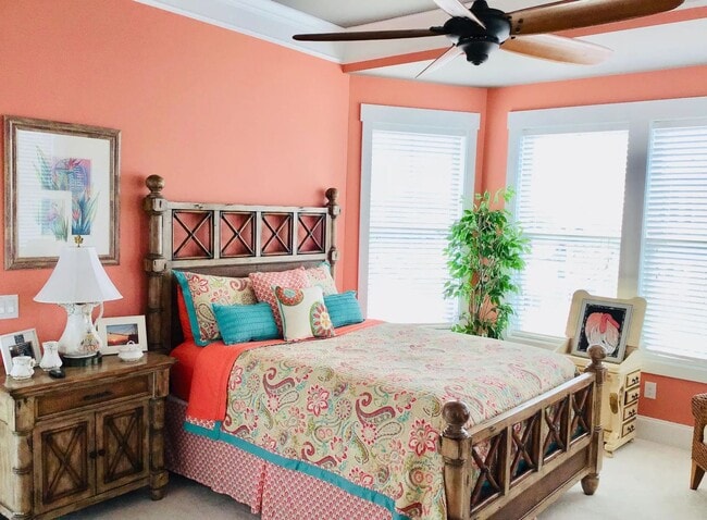 Building Photo - FURNISHED BEACH HOME  WITH UNOBSTRUCTED VI...
