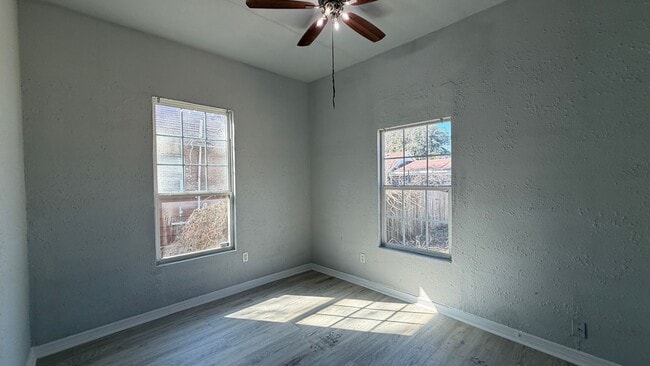 Building Photo - Newly Remodeled 3-Bedroom Home with Open Layout & Fenced Backyard in Dallas