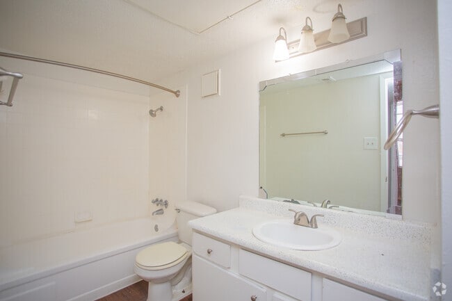 1BR, 1BA - 650SF - Villa del Sol Apartments