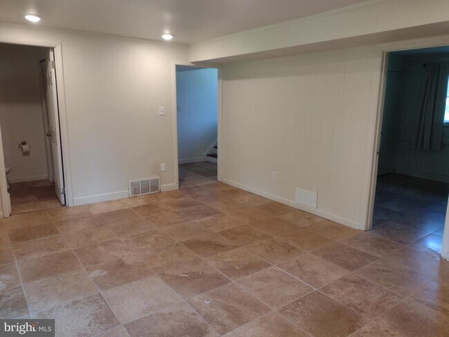 Building Photo - 64 Bogle Dr