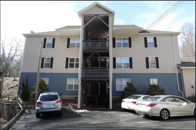 Building Photo - Highland Woods Apartments