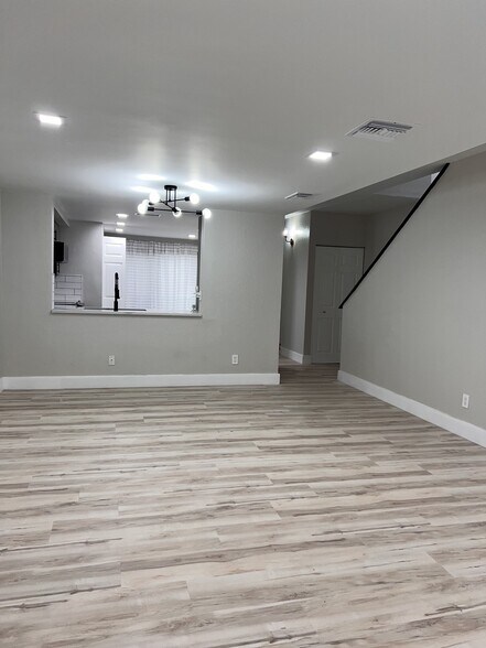 Building Photo - 4746 NW 89th Ave