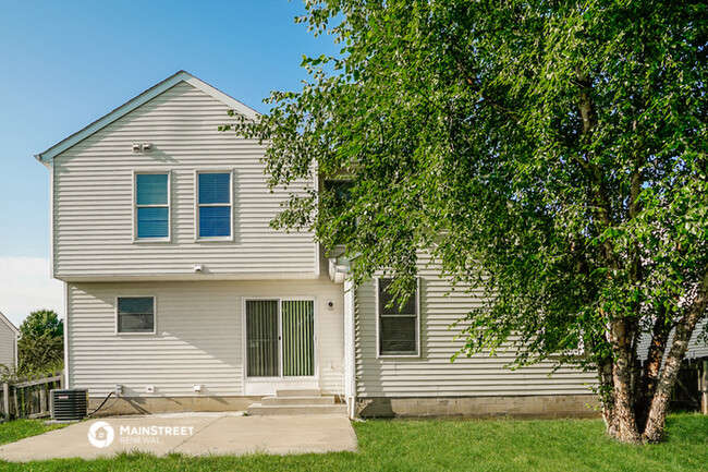 Building Photo - 482 Faber St