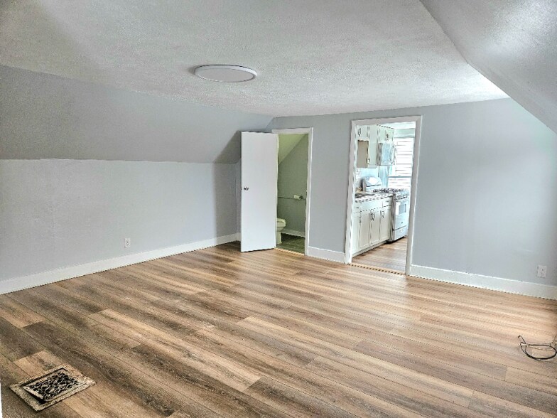 Primary Photo - 25 Saltonstall St