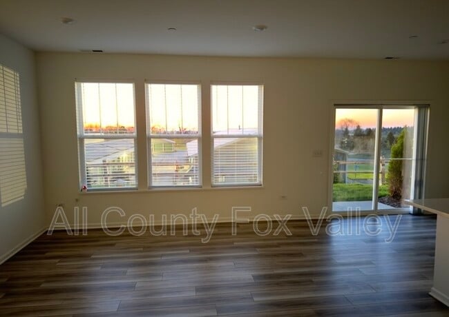 Building Photo - 1135 White Oak Cir