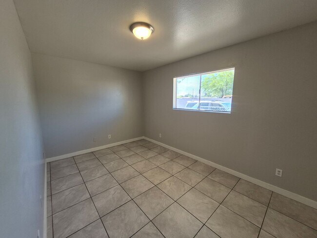 Building Photo - 122