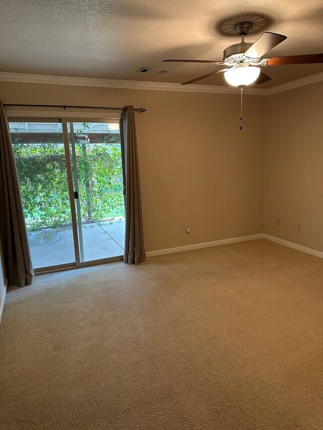 Building Photo - Beautifully maintained home located in a desirable Anderson neighborhood