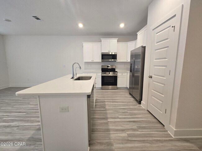 Building Photo - 396 Salt Creek Lane