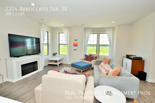 Building Photo - 2204 Abboccato Terrace SE