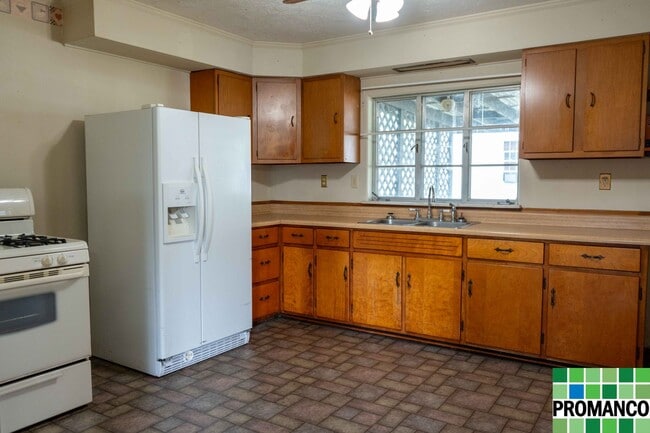 Building Photo - Cozy 1-Story Home