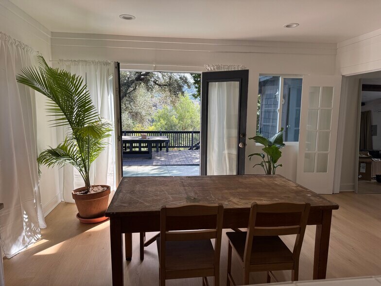 Building Photo - 5924 Hayes Ave