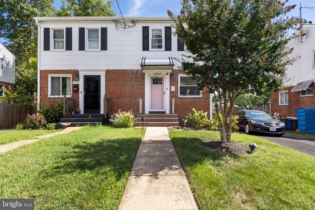 Building Photo - 6809 Kenyon Dr