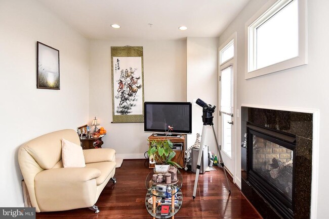 Building Photo - 4531 Westhall Dr