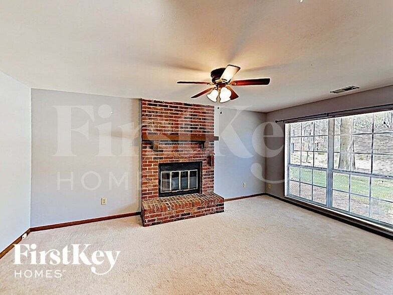Building Photo - 7011 Blue Mountain Dr