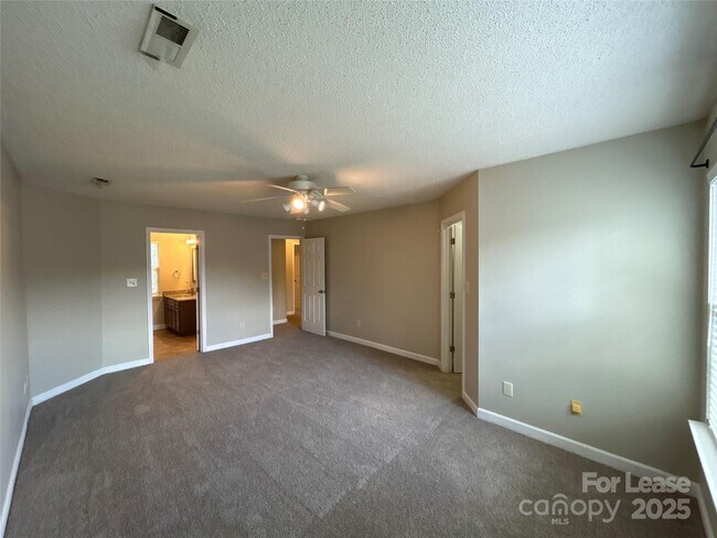 Building Photo - 3006 Longspur Dr