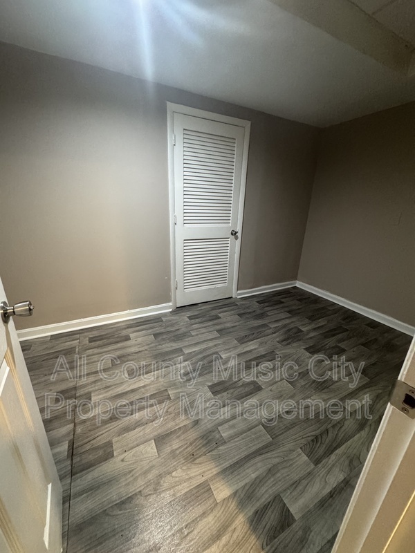 Building Photo - 105 Bonnabrook Dr