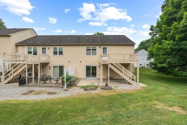 Building Photo - 28 Brantwood Dr