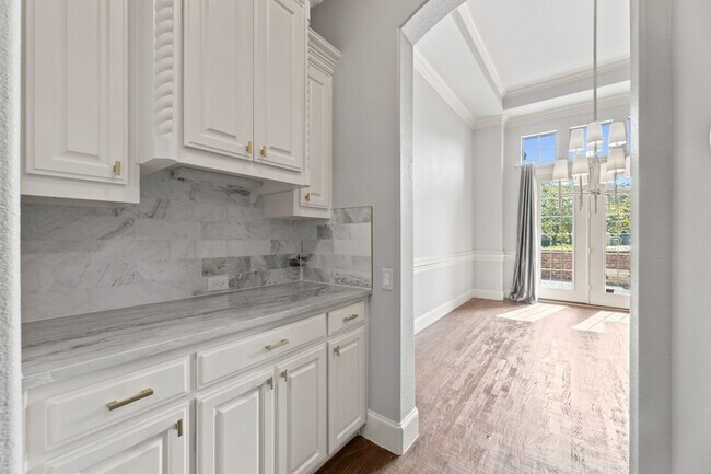 Building Photo - 981 Deer Run Ln