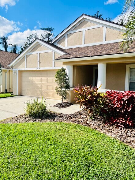 Front Lawn - 27325 Edenfield Dr