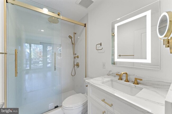 Building Photo - 1536 N Scott St