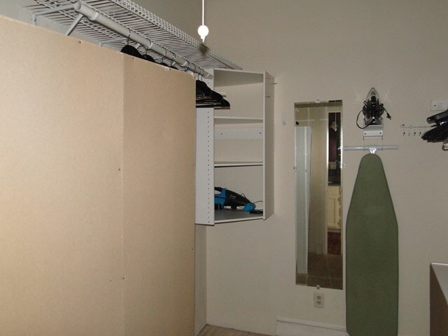Building Photo - Great Home close to Downtown