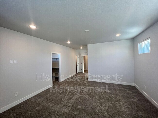 Building Photo - 4125 24th Street Rd