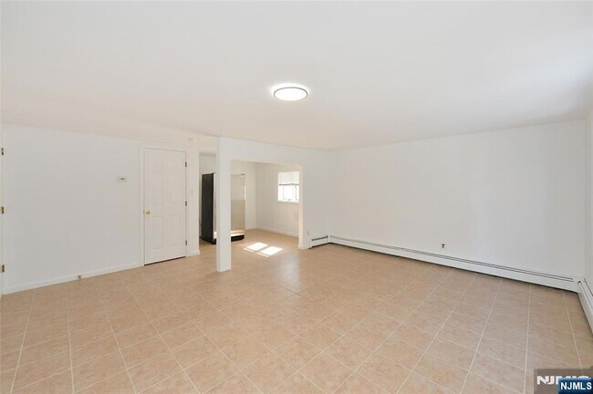 Building Photo - 472 Central Blvd