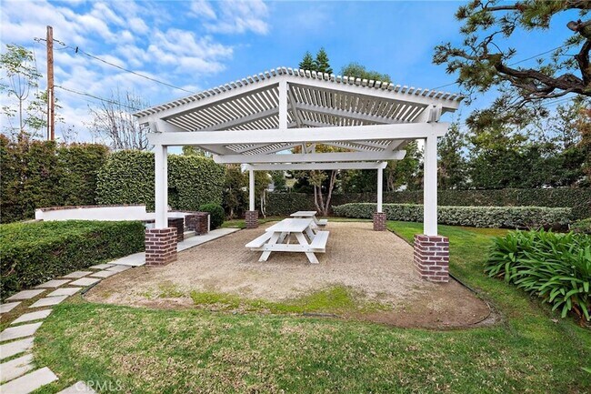 Building Photo - 12628 Newport Ave