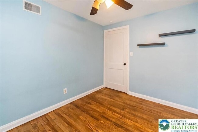 Building Photo - 240 Palmer St