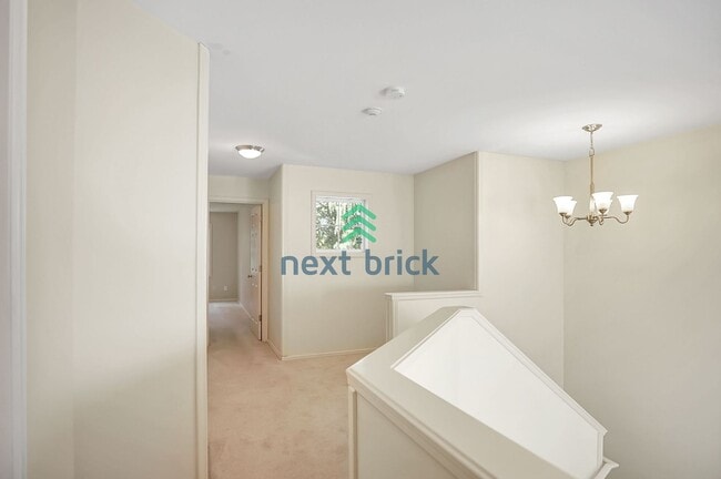 Building Photo - 3 Bed 2.5 Bath Townhome for Rent in Kirkland!