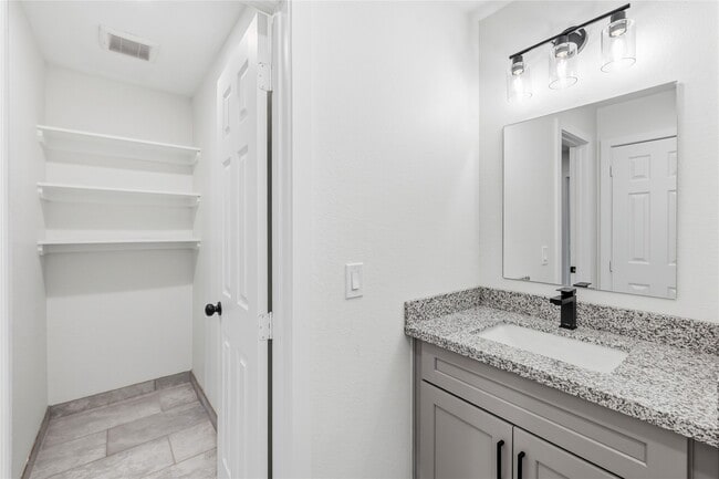 Building Photo - 6138 Brookfield Dr