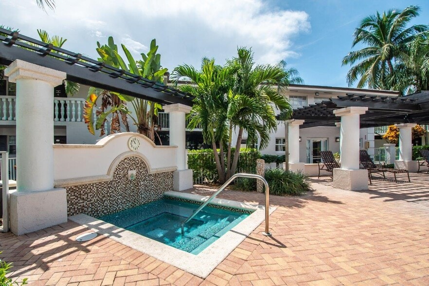 Building Photo - Legacy at Dadeland