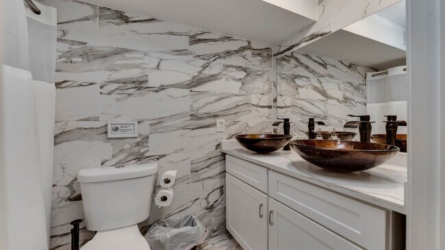 Building Photo - 48 E Reed Ave