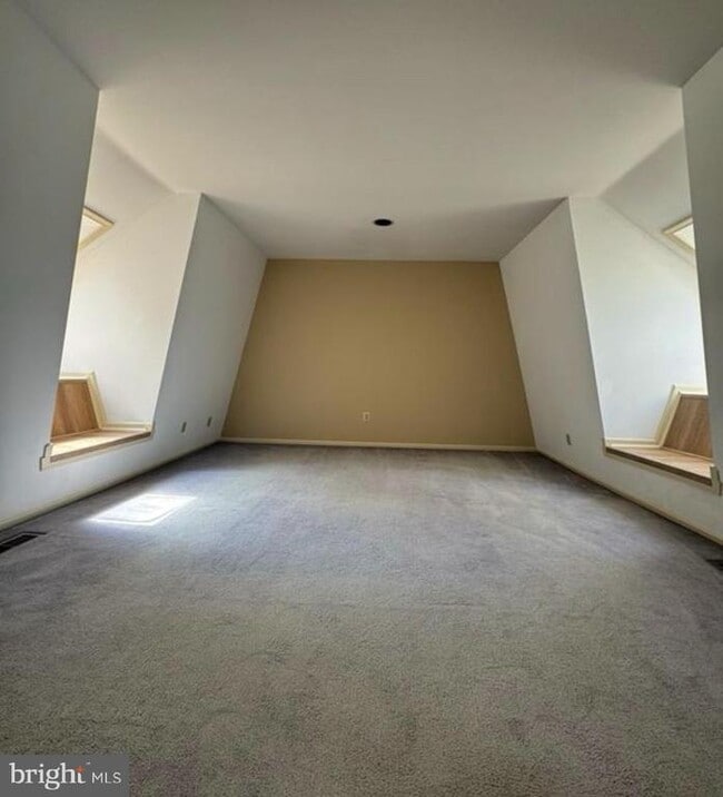 Building Photo - 74 Highgate Ln
