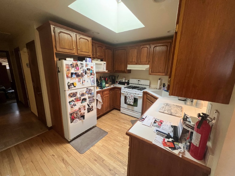 Building Photo - 15 Caldwell Rd