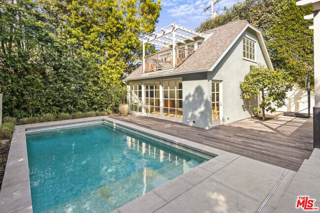 Building Photo - 165 Mabery Rd