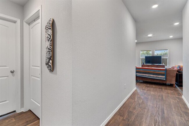 Building Photo - 12701 Brahmin Dr