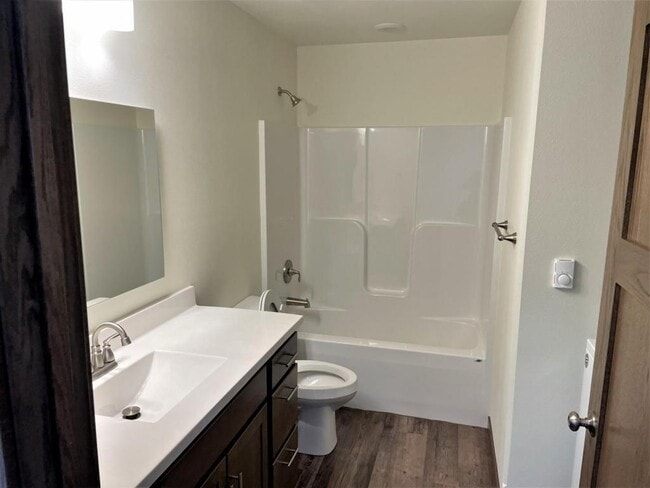 Building Photo - 535 Ryan St #2