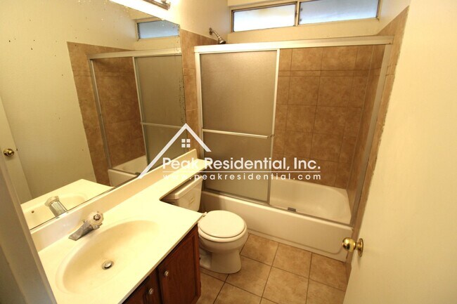 Building Photo - Spacious 3bd/2.5ba Home near Bell & Dry Creek Road