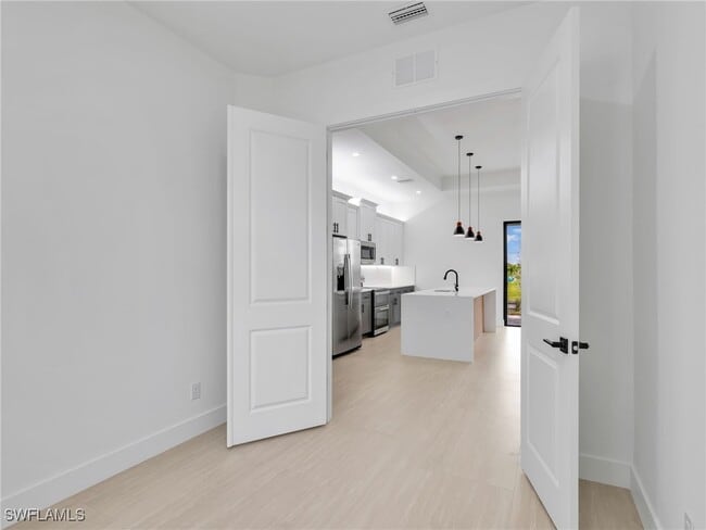 Building Photo - 1624 NW 9th Ave