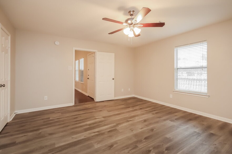 Building Photo - 5016 Asia Ln