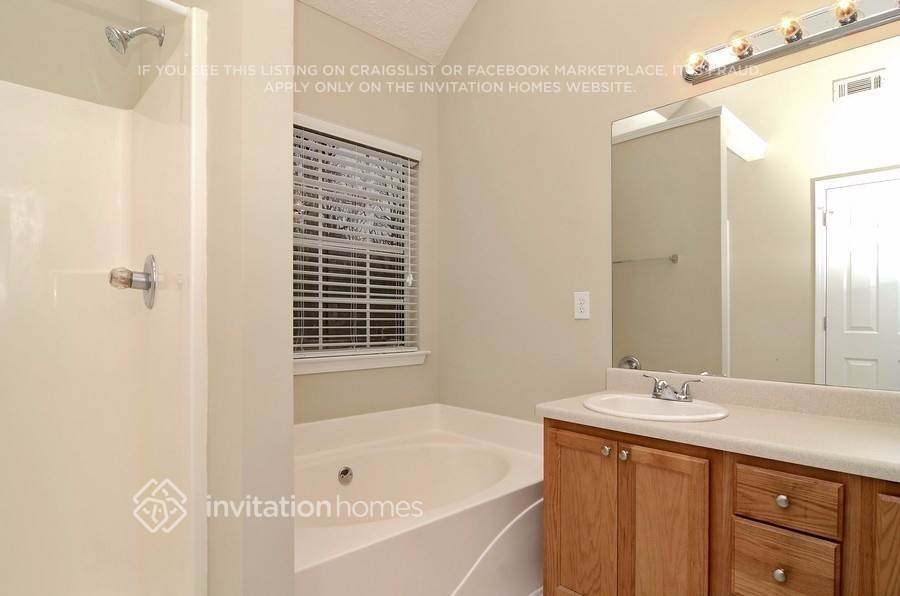 Building Photo - 1154 St Phillips Ct