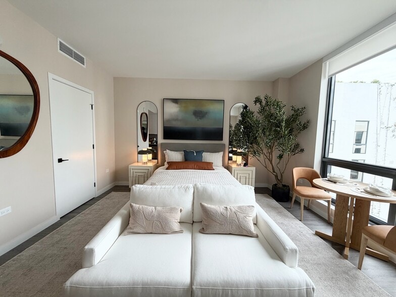 Building Photo - 113 NW 24th St